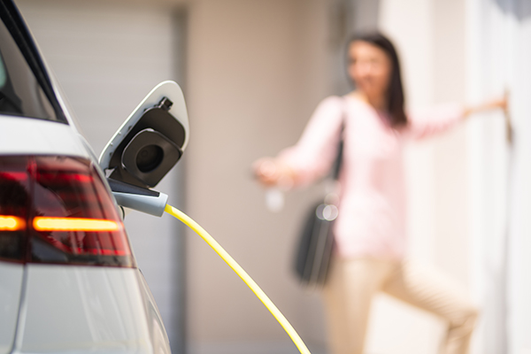 RCCB EFI eV - zanesljiva zaščita polnilnih postaj za električna vozila